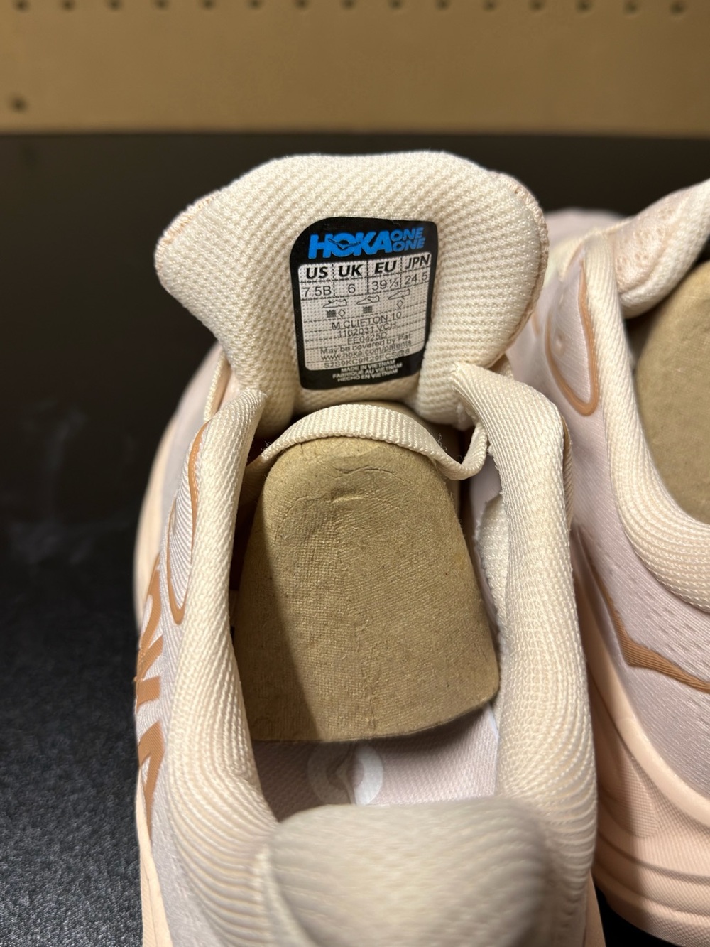 Hoka Clifton 10 Sand Womens Size 6.5 / 7.5 - Picture 6 of 6